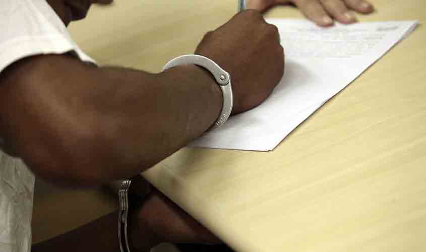 Projeto autoriza gravação de advogados e presos ligados ao crime organizado