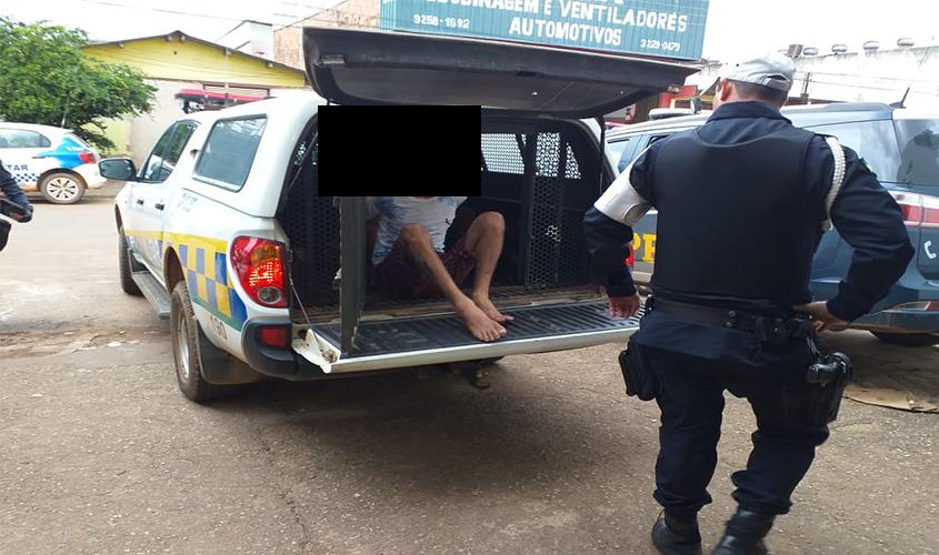 Foragido da justiça armado é preso ao tenta fugir da Polícia em motocicleta