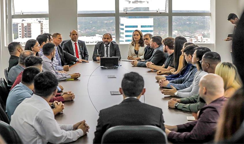 Assembleia Legislativa empossa mais 19 servidores concursados