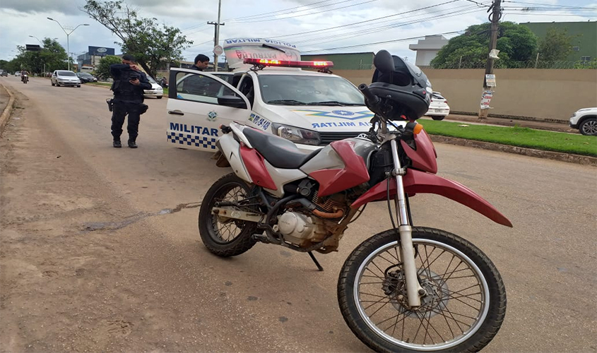 Polícia prende dupla com moto roubada em Porto Velho