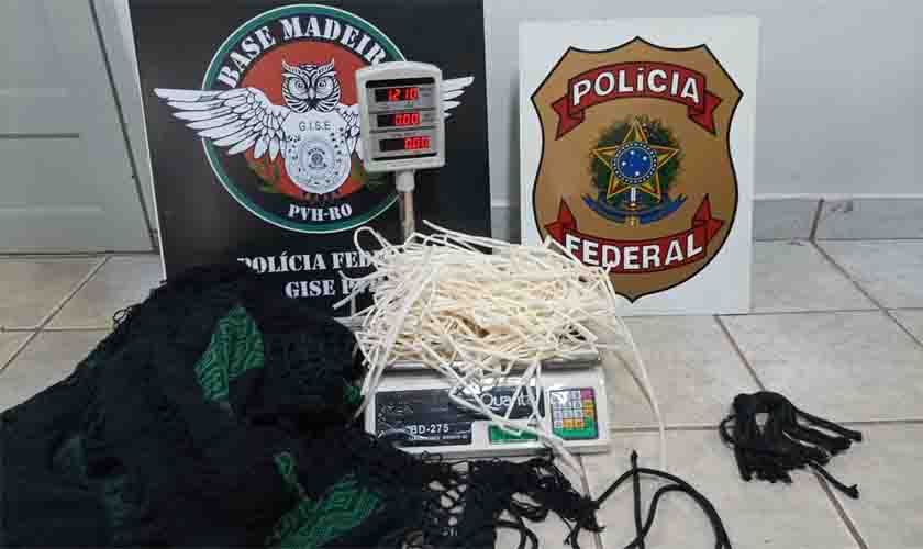 Mulher é presa com três quilos de cocaína no aeroporto da capital