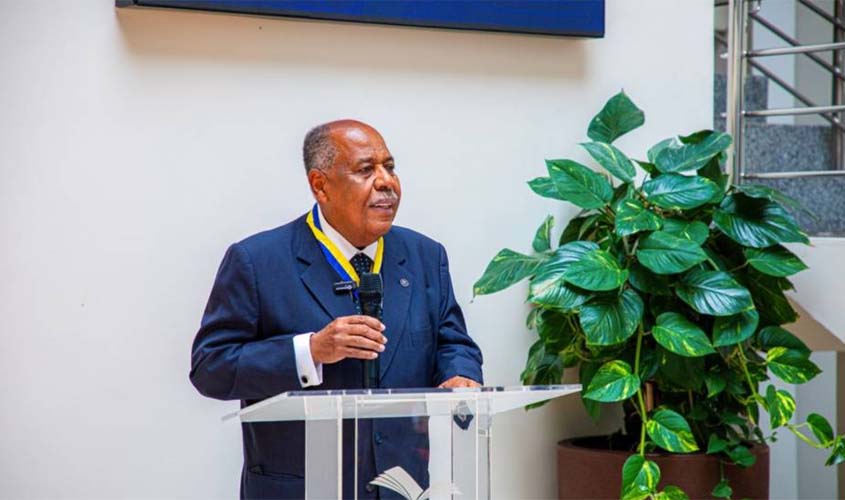 Ministro Benedito Gonçalves recebe Medalha César Montenegro