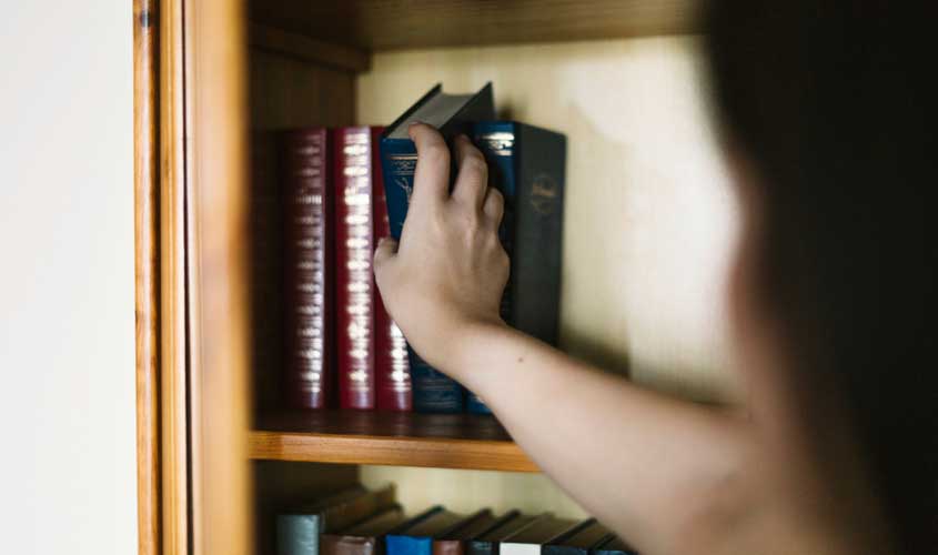 5 maneiras de escolher livros de interesse geral para presentear