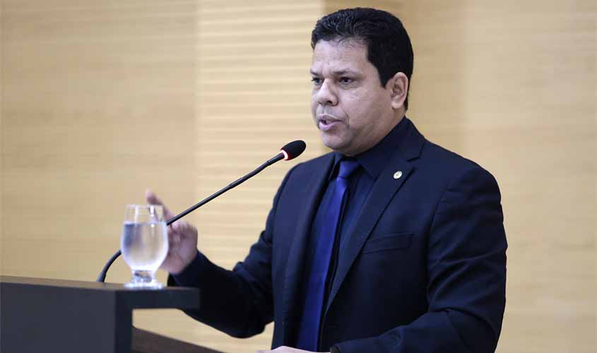 Jair Montes requer Voto de Louvor para a Fecomércio