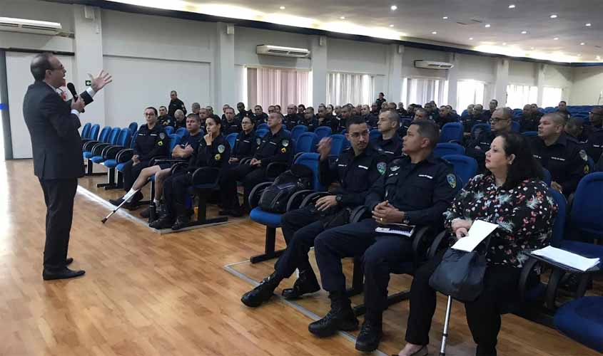 Juizado da Violência Doméstica capacita sargentos em formação
