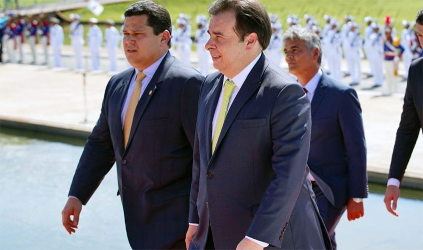 Maia e Alcolumbre criticam em nota conjunta postura de Bolsonaro contra isolamento social  