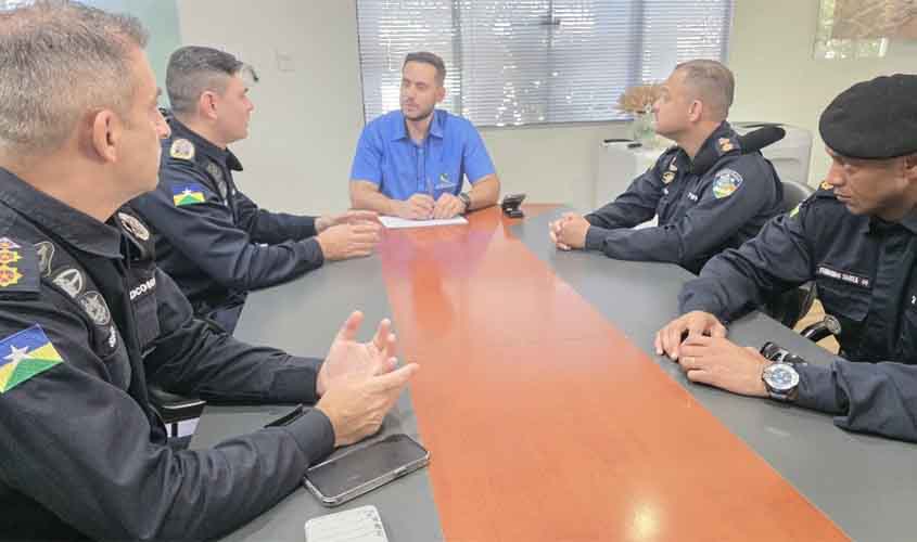 Comandante-geral da PM é recebido em audiência pelo prefeito
