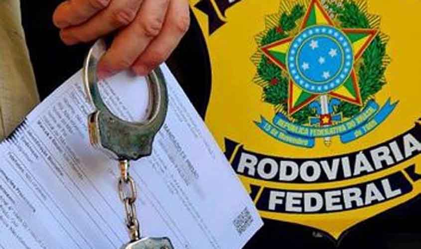 PRF em Rondônia cumpre mandado de prisão por tráfico de drogas em Guajará-Mirim