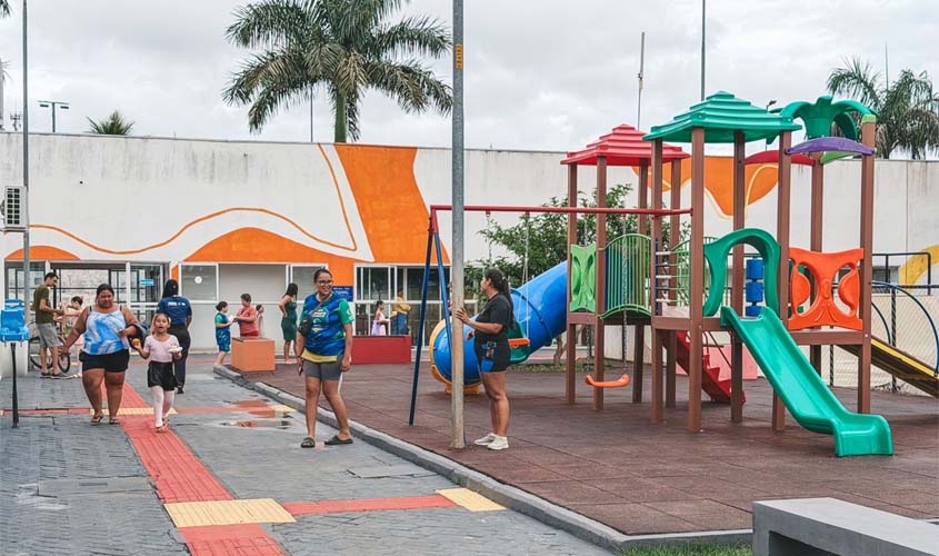 Praça CEU revitalizada volta a reunir famílias