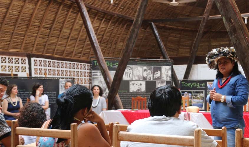 Liderança defende educação indígena e identidade cultural