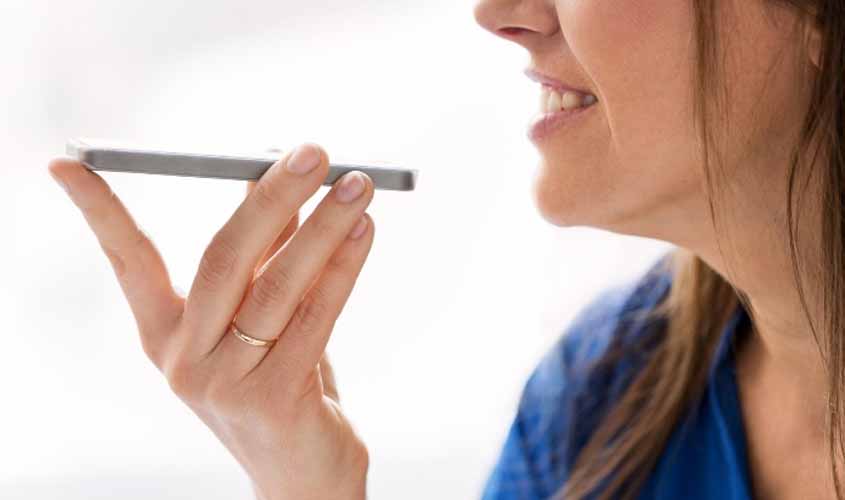 Mulher deve indenizar prefeito por ofensas em áudio compartilhado no WhatsApp