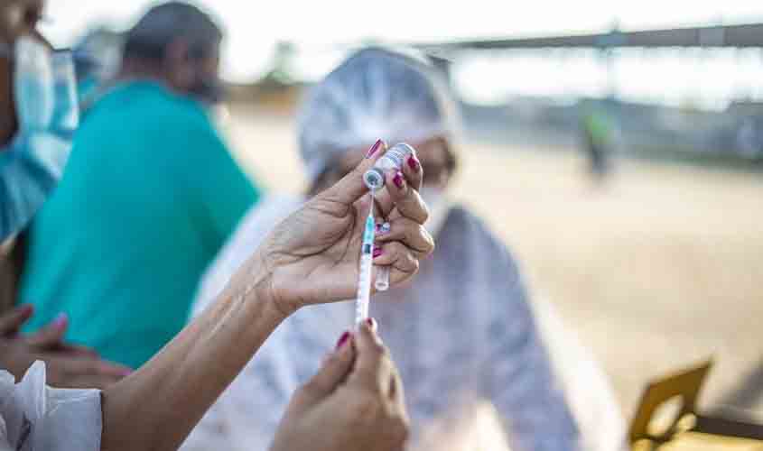 Prefeitura autoriza vacinação em maiores de 18 anos com comorbidades