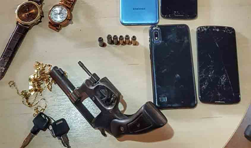 Ação integrada entre as Polícias Militar e Civil resulta na apreensão de arma e drogas