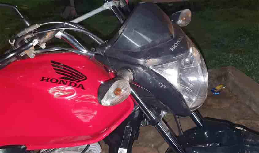 Vítima imobiliza acusado e recupera motocicleta que estava sendo furtada