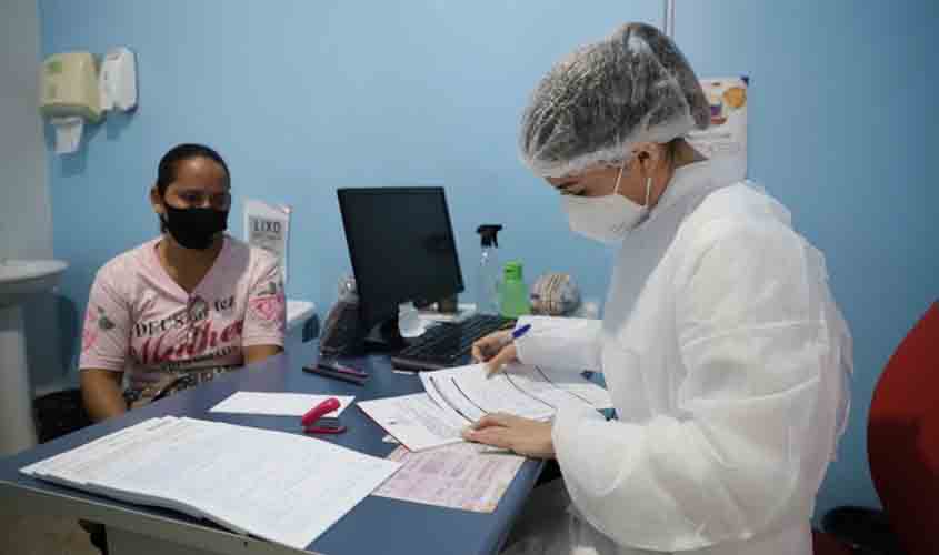 Moradoras de condomínios populares são atendidas em unidades de saúde em ação da Prefeitura