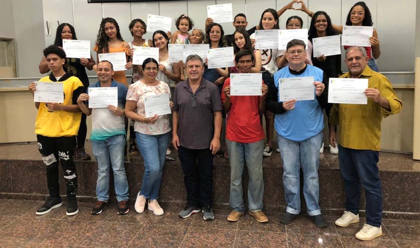 Escola do Legislativo finaliza cursos e prepara a grade de junho