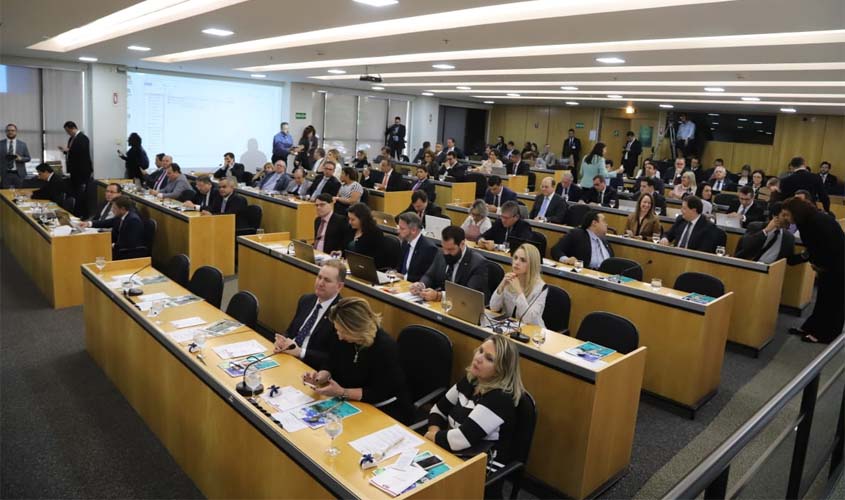 OAB ajuíza ação junto ao STF para garantir atuação de advogados em ações por pensão alimentícia 