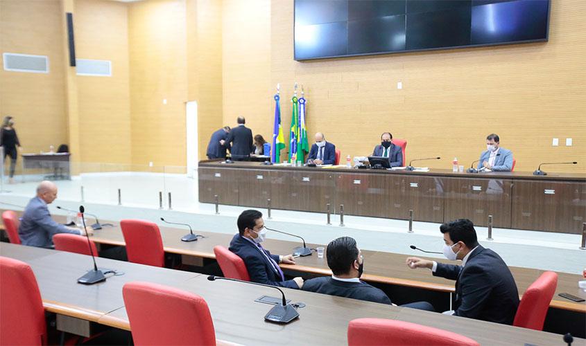 Deputados aprovam o nome de Elias Rezende para comandar o DER e mais R$ 1,130 milhão para a saúde