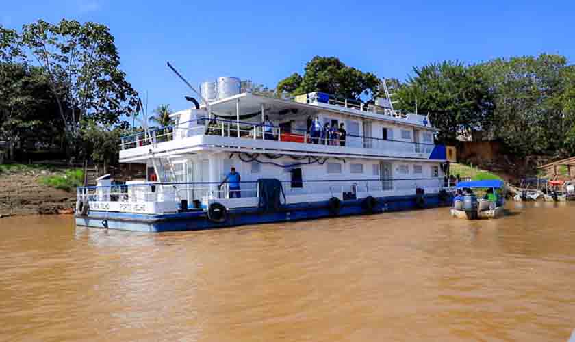 Barco Saúde conclui cronograma de atendimento e vacinação aos ribeirinhos