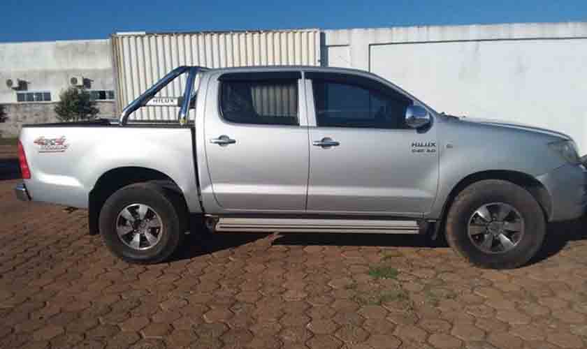 PMRO recupera caminhonete roubada e prende dois suspeitos