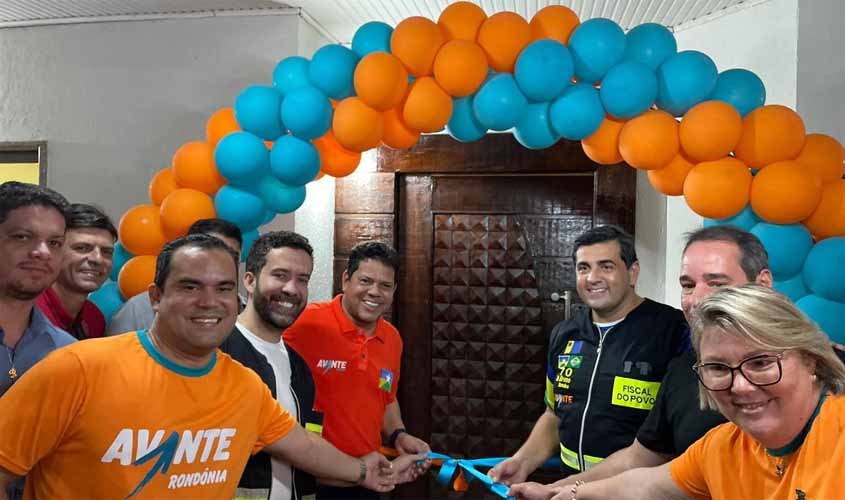 Deputado Jair Montes e André Janones são recebidos por multidão em encontro estadual do Avante Rondônia