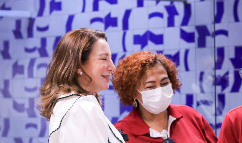 Jaqueline Cassol atende o pedido do SINDSEF e passa a lutar por melhorias no plano de saúde da categoria