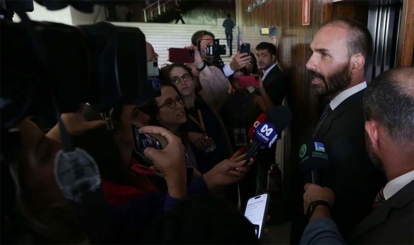STF condena Eduardo Bolsonaro à inelegibilidade e prisão