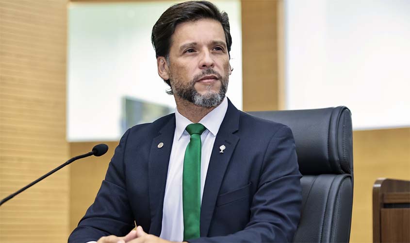 Delegado Camargo tem projeto aprovado na educação