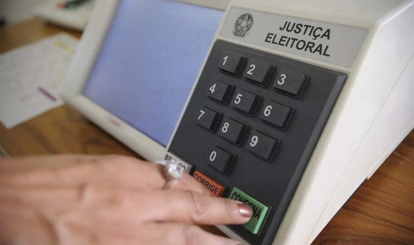 Maioria de votos brancos e nulos não invalida eleição, lembra consultor legislativo