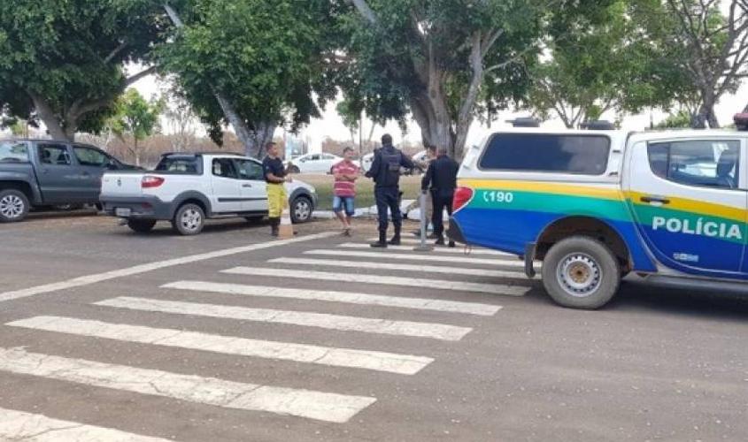 Vilhena: jornalista faz desabafo em rede social após ser preso tentando fotografar Bombeiros capturando cobra