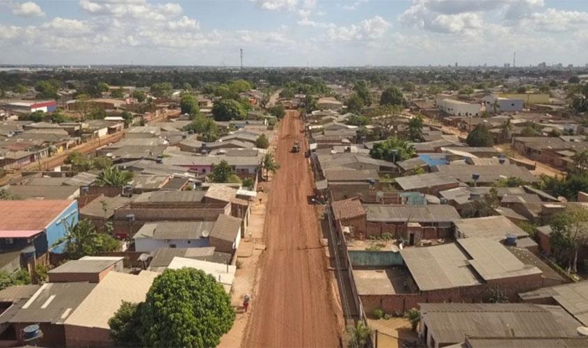 Prefeito vistoria obras nos bairros Flamboyant, Mariana e São Francisco