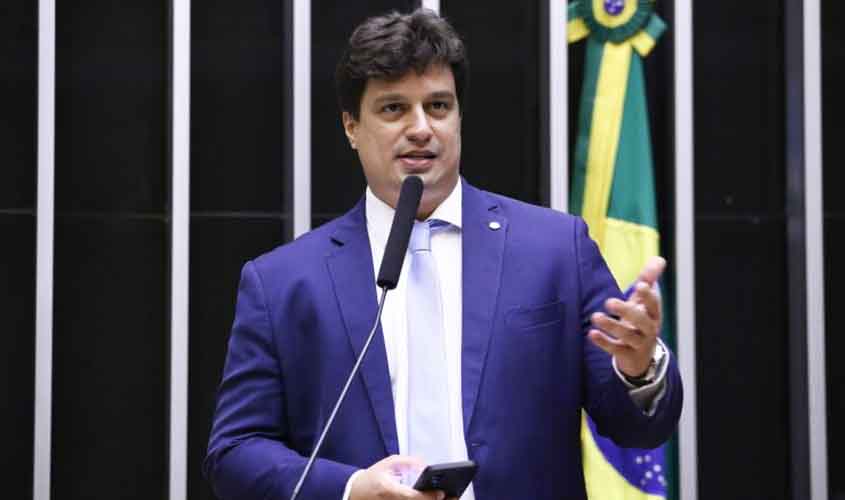 Comissão aprova projeto que prevê medidas para segurança de usuários em aplicativos de relacionamento  