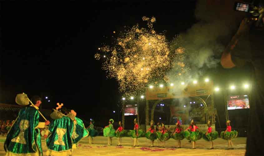 Rosas de Ouro entre lendas e ensaios; o folclore ganha vida no Parque dos Tanques, em Porto Velho
