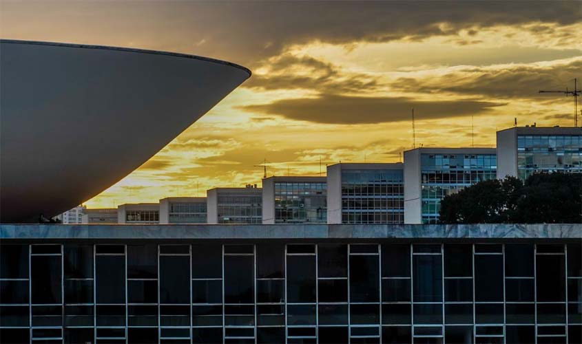Congresso entra em recesso com pautas pendentes