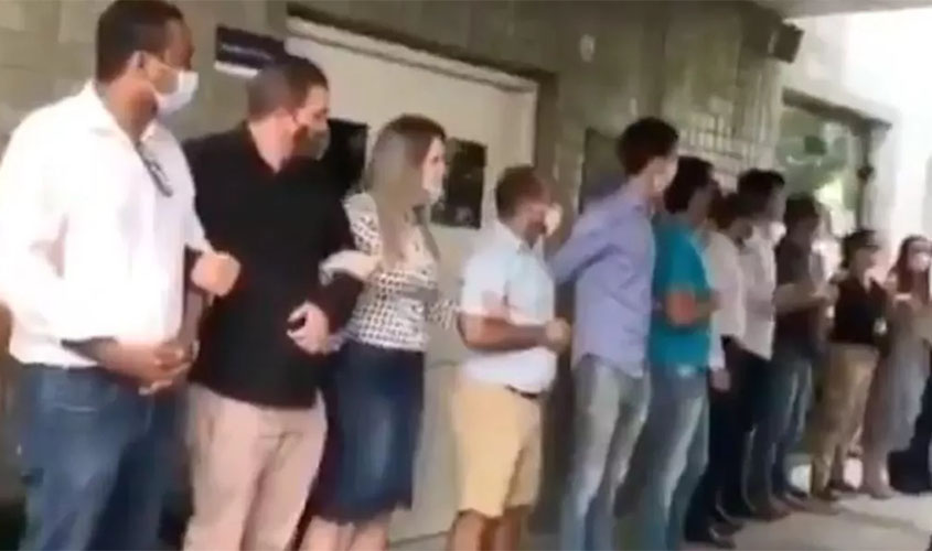 Frente evangélica critica protestos em hospital onde menina de 10 anos fez aborto legal e cobra investigação