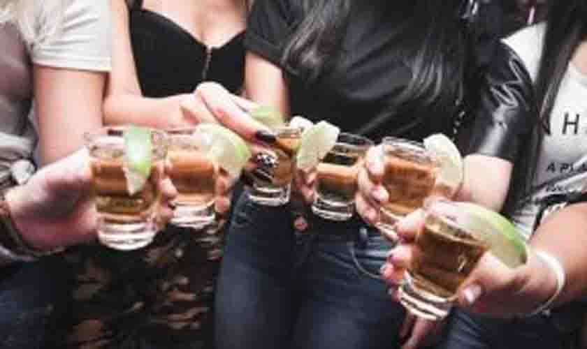 PM põe fim em confraternização regada a álcool e com presença de menores