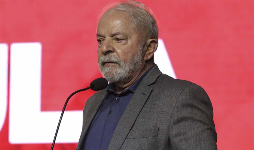 Candidato Lula defende função social de bancos públicos