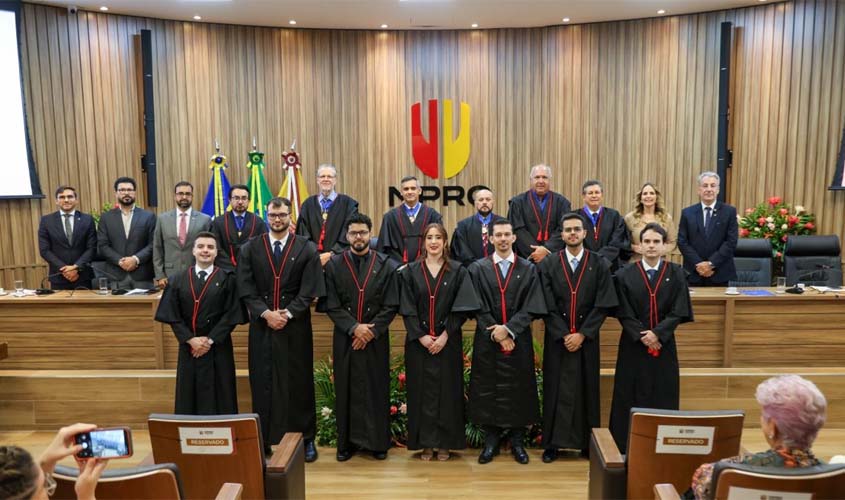 Sete novos promotores tomam posse no MPRO