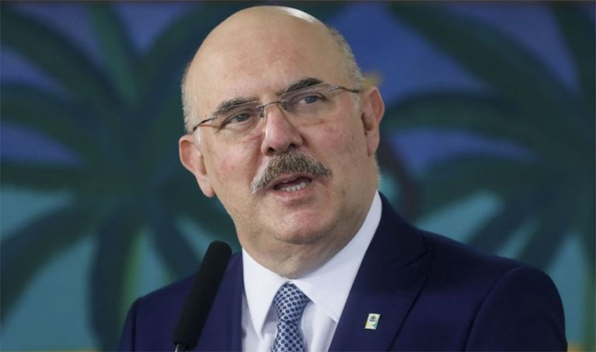 Ministro da Educação deve explicar ao Congresso estratégia para retorno das aulas presenciais  