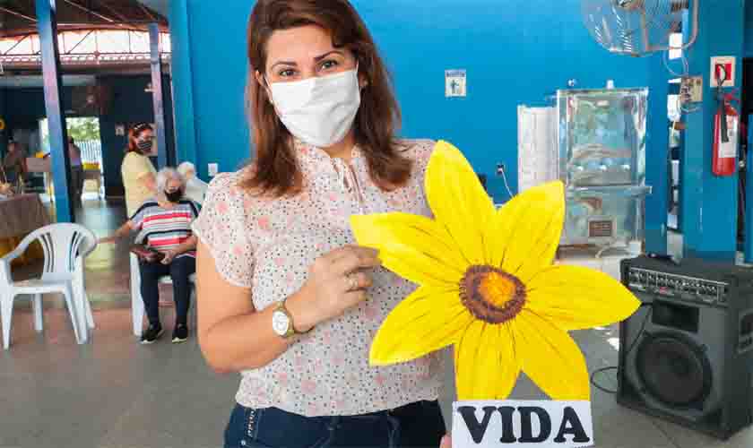 Idosos participam de atividade do Setembro Amarelo