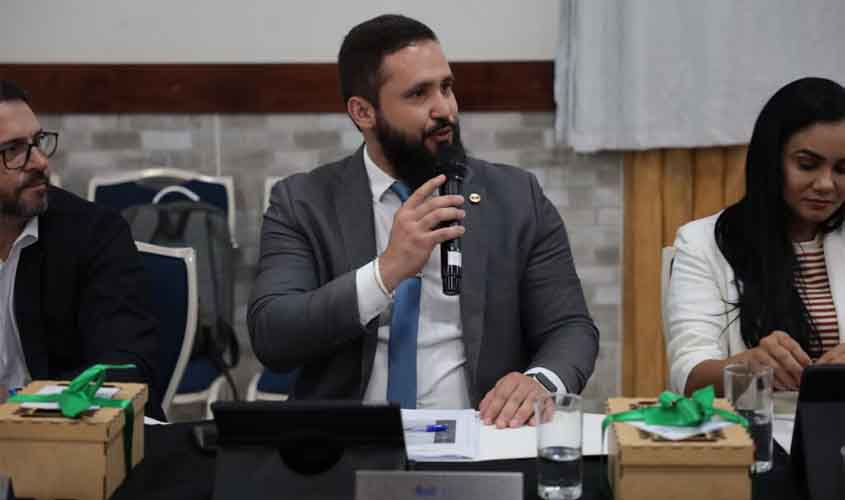 OAB Rondônia reforça combate ao golpe do falso advogado durante Colégio de Presidentes em Ouro Preto do Oeste