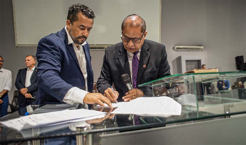 Prefeitura e Associação Redenção assinam termo para cessão de terreno