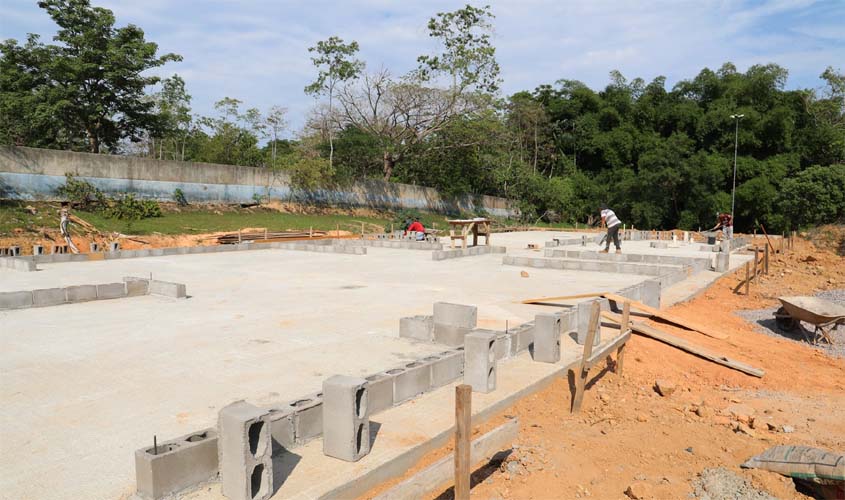 Prefeitura intensifica obras de construção da Capela Mortuária