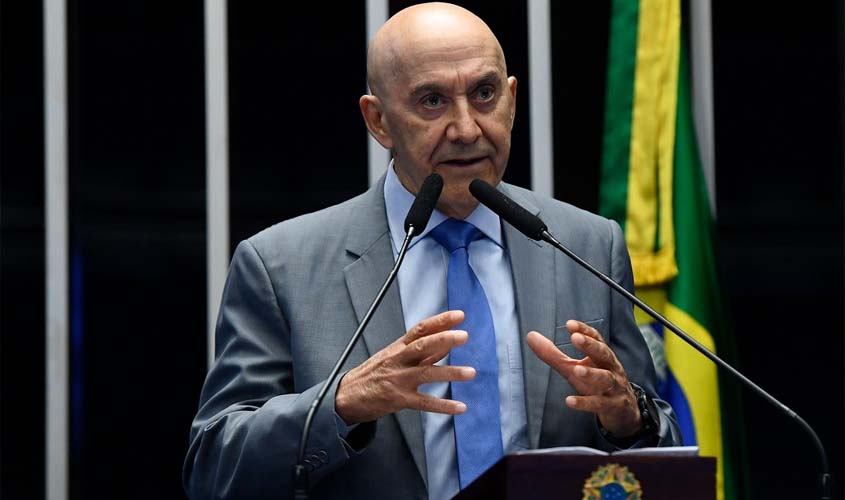 Confúcio Moura afirma ser fundamental investir na educação desde o ensino fundamental até a formação superior