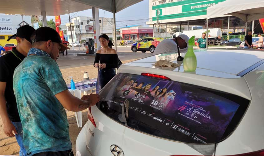 Adesivaço marca o lançamento de vendas dos ingressos do show da Roberta Miranda