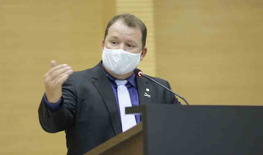 Dr. Neidson pede celeridade do Governo do Estado para apresentar novo Plano de Cargos e Carreiras aos servidores da Saúde