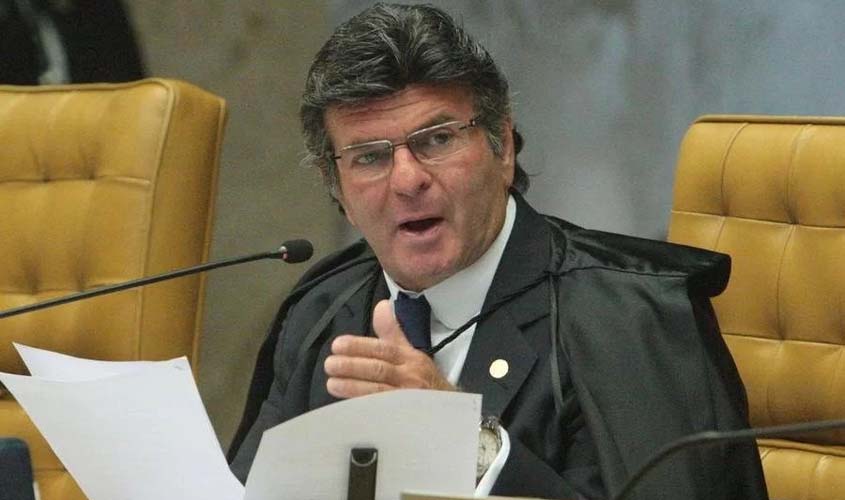 Ministro Fux acata ação do PV contra a anistia de multa de Bolsonaro
