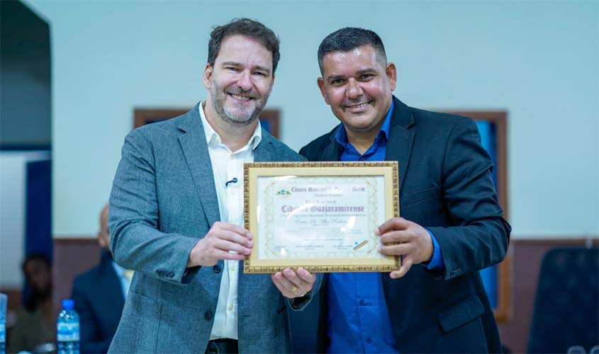 Alex Redano recebe Título de Cidadão Guajaramirense