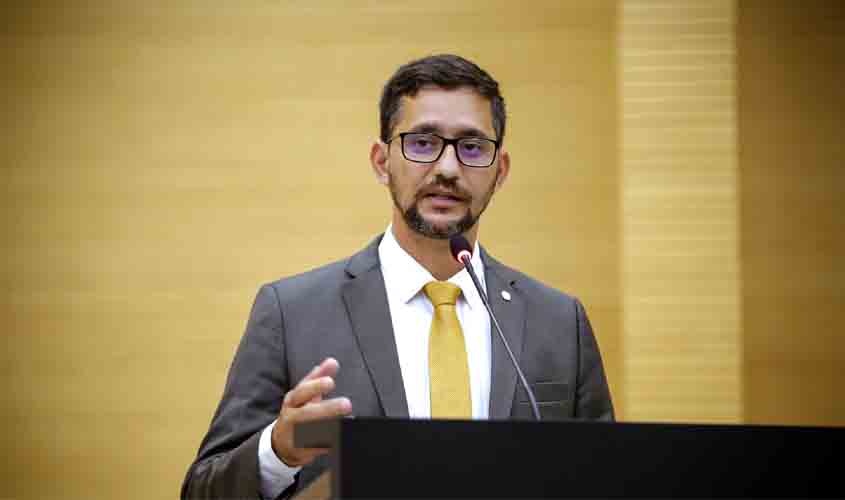 Governo atende deputado Anderson e vai recuperar danos causados pela chuva na Escola Estadual Professor Salomão Silva