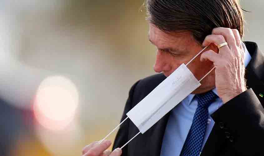 Covid avança no Brasil, mas Bolsonaro diz que país está em 'quase normalidade'